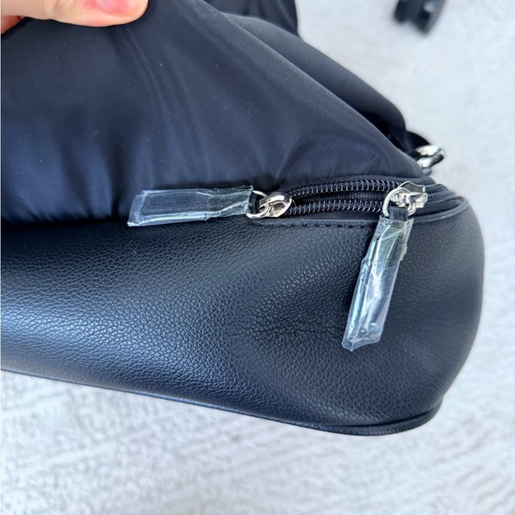 TONY BIANCO Naomi Black Duffle Over Night Travel Bag Large BRAND NEW - Picture 16 of 16